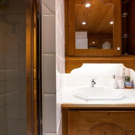 2br Close To Lift With Mt Blanc View 아파트 *