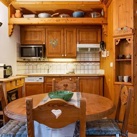 아파트 2br Close To Lift With Mt Blanc View